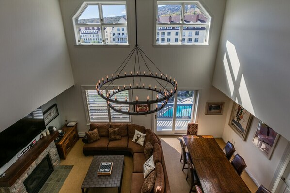 Living area - Stratton Summit Level Rising Bear (Winhall)