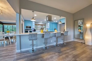 冰箱、微波炉、烤箱、炉灶