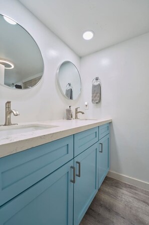 Hair dryer - Sedona Retreat:HotTub View Trail (Sedona)