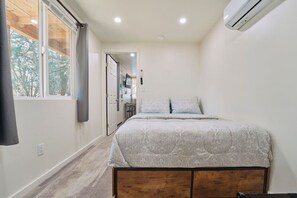 1 bedroom, free WiFi, bed sheets - Sedona Studio W/D Patio Firepit (Sedona)