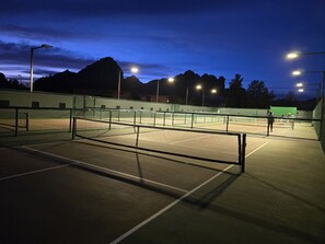 Sport court - Sedona Studio W/D Patio Firepit (Sedona)