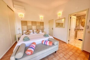 4 Schlafzimmer, Bügeleisen/Bügelbrett, WLAN, Bettwäsche