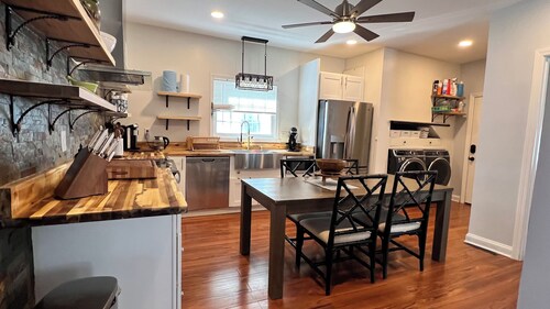Bright & Cozy 2-Bed Home w Free Parking & Laundry”