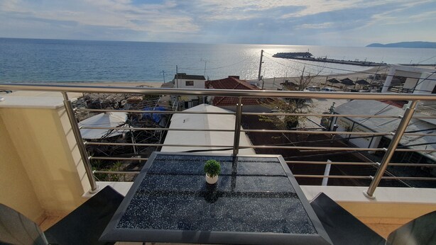 Deluxe Quadruple Room, Sea View | Laptop workspace, WiFi (free) - SeaView studios  (Thasos)