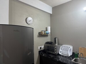 WiFi (無料)