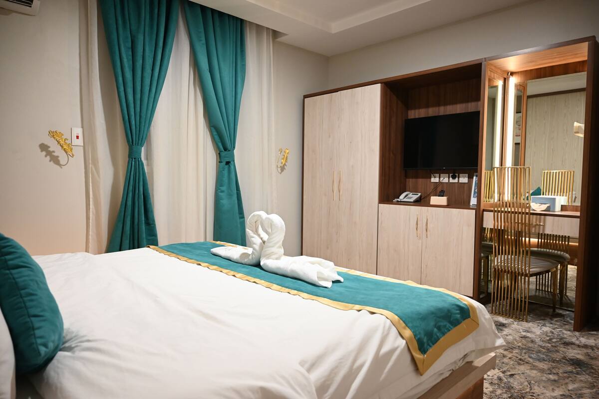1 bedroom, in-room safe, free WiFi, bed sheets