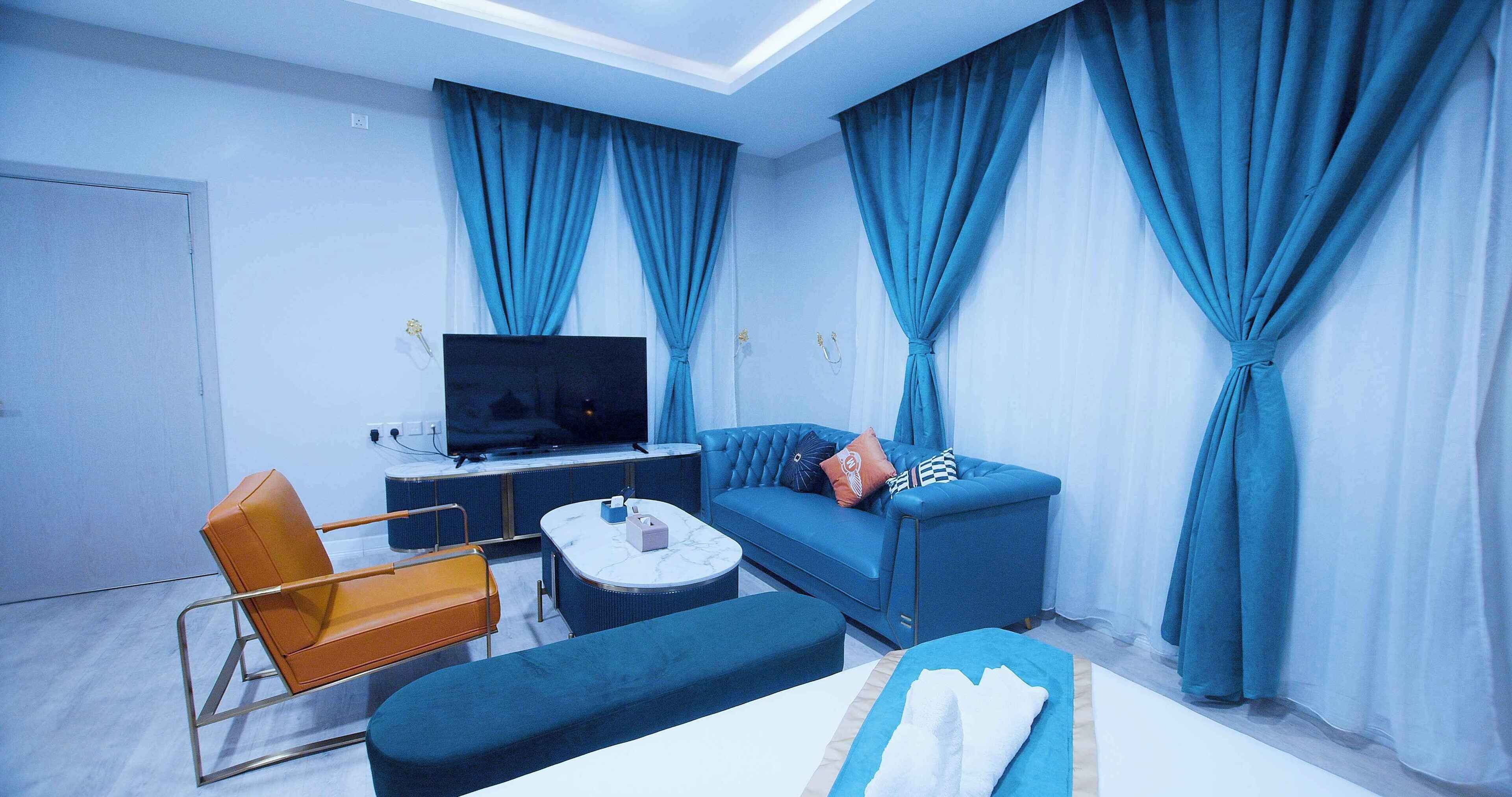 Villa Comfort, vista città | Una cassaforte in camera, ferro/asse da stiro