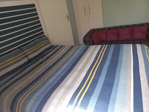 2 bedrooms, iron/ironing board, WiFi, bed sheets