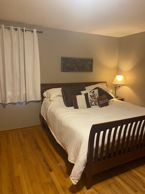 2 bedrooms, desk, iron/ironing board, travel cot