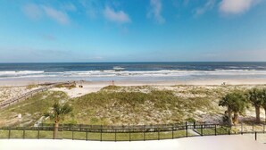 Unclassified image, 4 of 28, button - Beachfront 2-bedroom condo with Gym, Pool, & WiFi, on  Jacksonville Beach. (Jacksonville Beach)