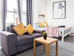 Deluxe-Doppelzimmer | Schreibtisch, laptopgeeigneter Arbeitsplatz, kostenloses WLAN