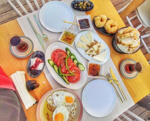 Free daily local cuisine breakfast