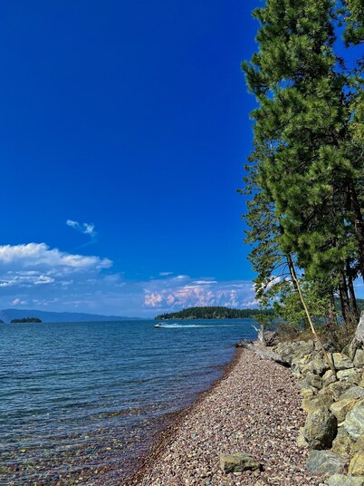 Keep it simple at this peaceful and centrally-located place. 