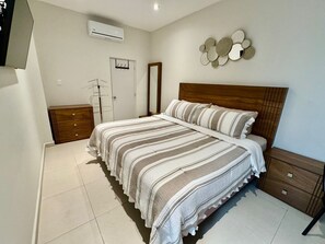 Deluxe-Doppelzimmer | Zimmersafe, Bügeleisen/Bügelbrett, kostenloses WLAN
