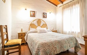 4 bedrooms, free WiFi, bed sheets