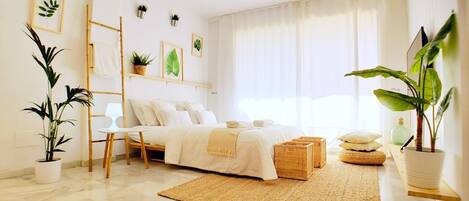 2 bedrooms, travel cot, free WiFi, bed sheets