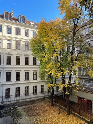 Luxury Apartment, Balcony, Garden View | Balcony view - Roosevelt Stadthaus (Vienna)