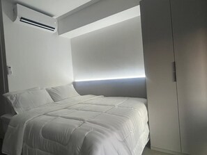1 bedroom, desk, iron/ironing board, WiFi - Modern studio close to Allianz (Pompeia São Paulo)