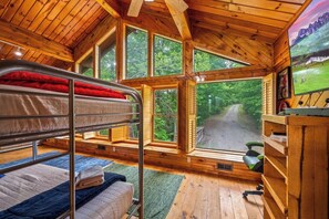 4 chambres, fer et planche à repasser, lit de bébé portatif, Wi-Fi