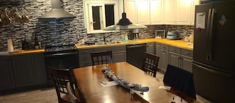 Spacious 5-bedroom house with WiFi, AC and private dock on charming Smith Island