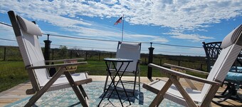 Spacious 5-bedroom house with WiFi, AC and private dock on charming Smith Island