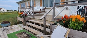 Spacious 5-bedroom house with WiFi, AC and private dock on charming Smith Island