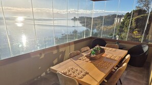 Dining - Modern Lakefront Apartment with Stunning Terrace Views in Villarica (Villarica)