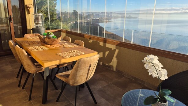Dining - Modern Lakefront Apartment with Stunning Terrace Views in Villarica (Villarica)