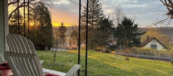 Charming cottage close to Juniata College overlooking historic Huntingdon