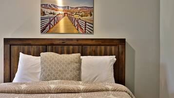 1 habitación, tabla de planchar con plancha, wifi gratis y ropa de cama