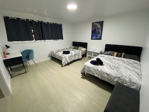 2 soverom, safe på rommet, skrivebord og strykejern/-brett