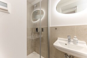 Unclassified image, 3 of 22, button