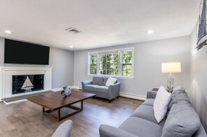 Living area - Beach house in Follins Bay, Bass River (Dennis)