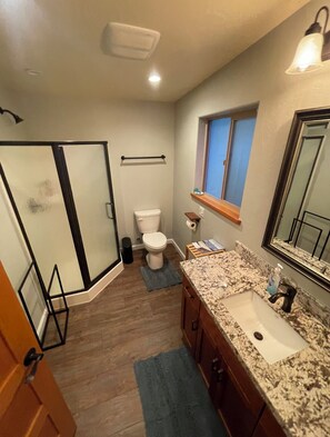 Towels, soap, toilet paper - Experience Humboldt County Redwoods, Clean, Cozy, Private Yard 420 Friendly  (Redway)