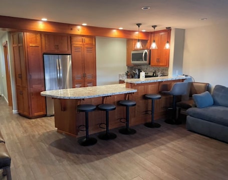 Interior. Experience Humboldt County Redwoods, Clean, Cozy, Private Yard 420 Friendly