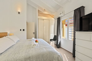 4 bedrooms, iron/ironing board, WiFi, bed sheets - Casa Rubio, Grote Berg, Villa with private pool at 'Grote Berg' (Grote Berg)