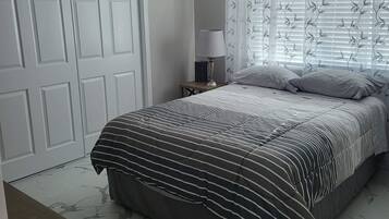 2 bedrooms, iron/ironing board, WiFi, bed sheets