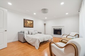 Duplex, 3 Bedrooms | 3 bedrooms, desk, laptop workspace, iron/ironing board