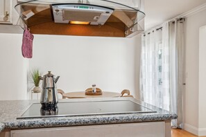 Duplex, 3 Bedrooms | Interior - Spacious Mountain View Duplex In Prime Location 3 Bedroom Duplex (Mountain View)