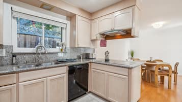 Duplex - 3 sovrum | Eget kök | KylskÄp, ugn, vattenkokare och brödrost