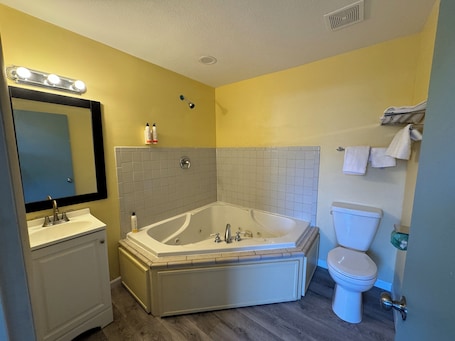 Comfort Single Room | Bathroom. Royal INN