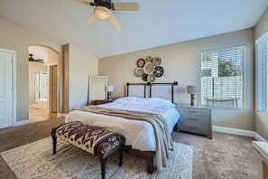 4 slaapkamers, een strijkplank/strijkijzer, reisbedje, wifi