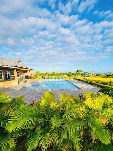 O'Brien's Ocean Villa, 3-bedroom, 3 Bathroom Villa in Florence Hall Village