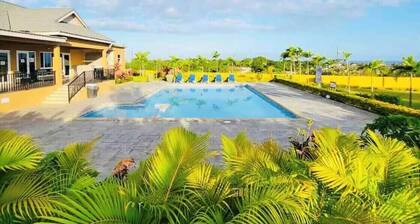 O'Brien's Ocean Villa, 3-bedroom, 3 Bathroom Villa in Florence Hall Village