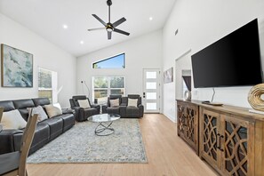 Living area - Modern, Cozy and Spacious Home in Foley Alabama. (Foley)