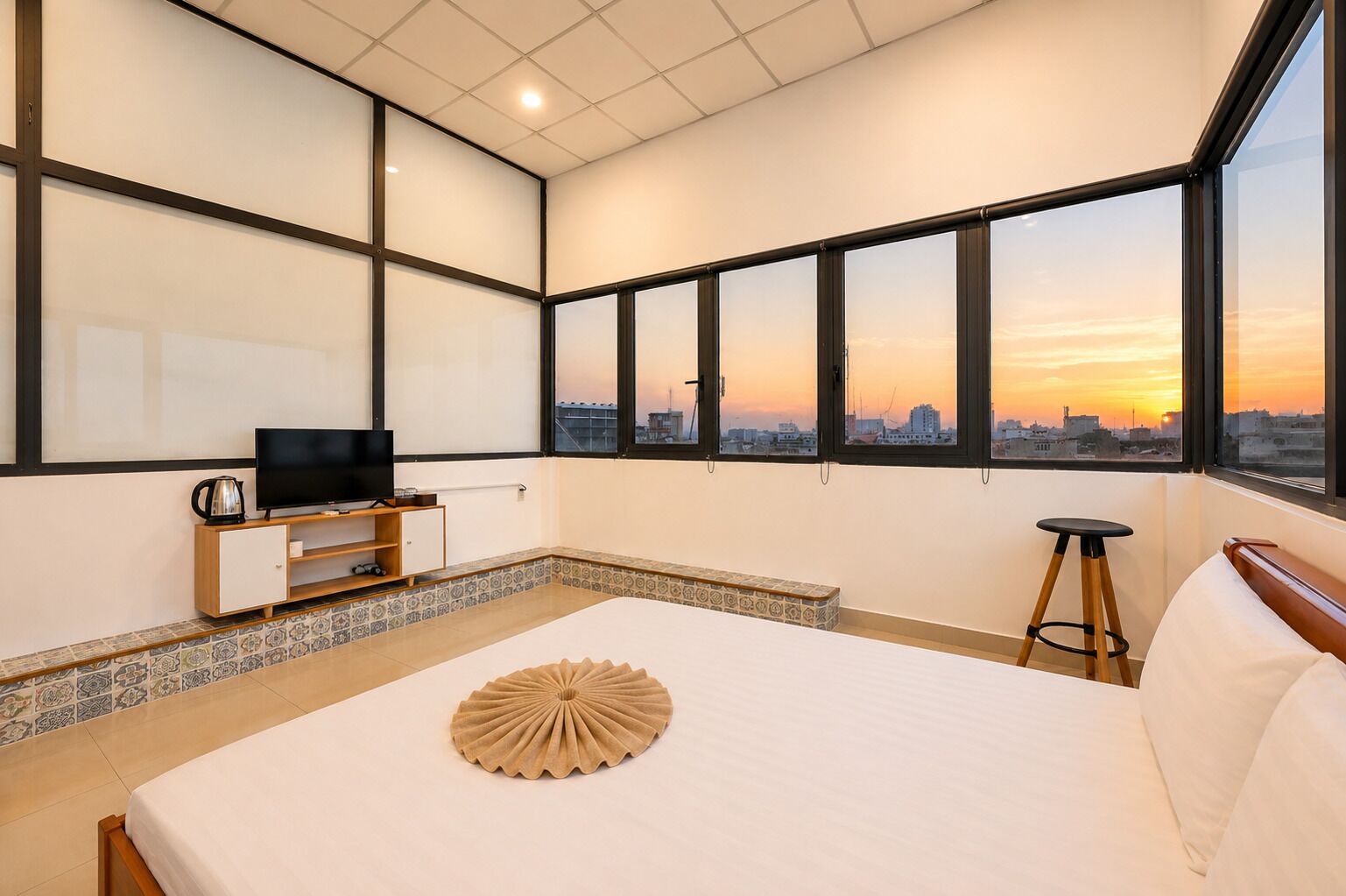 Suite, City View