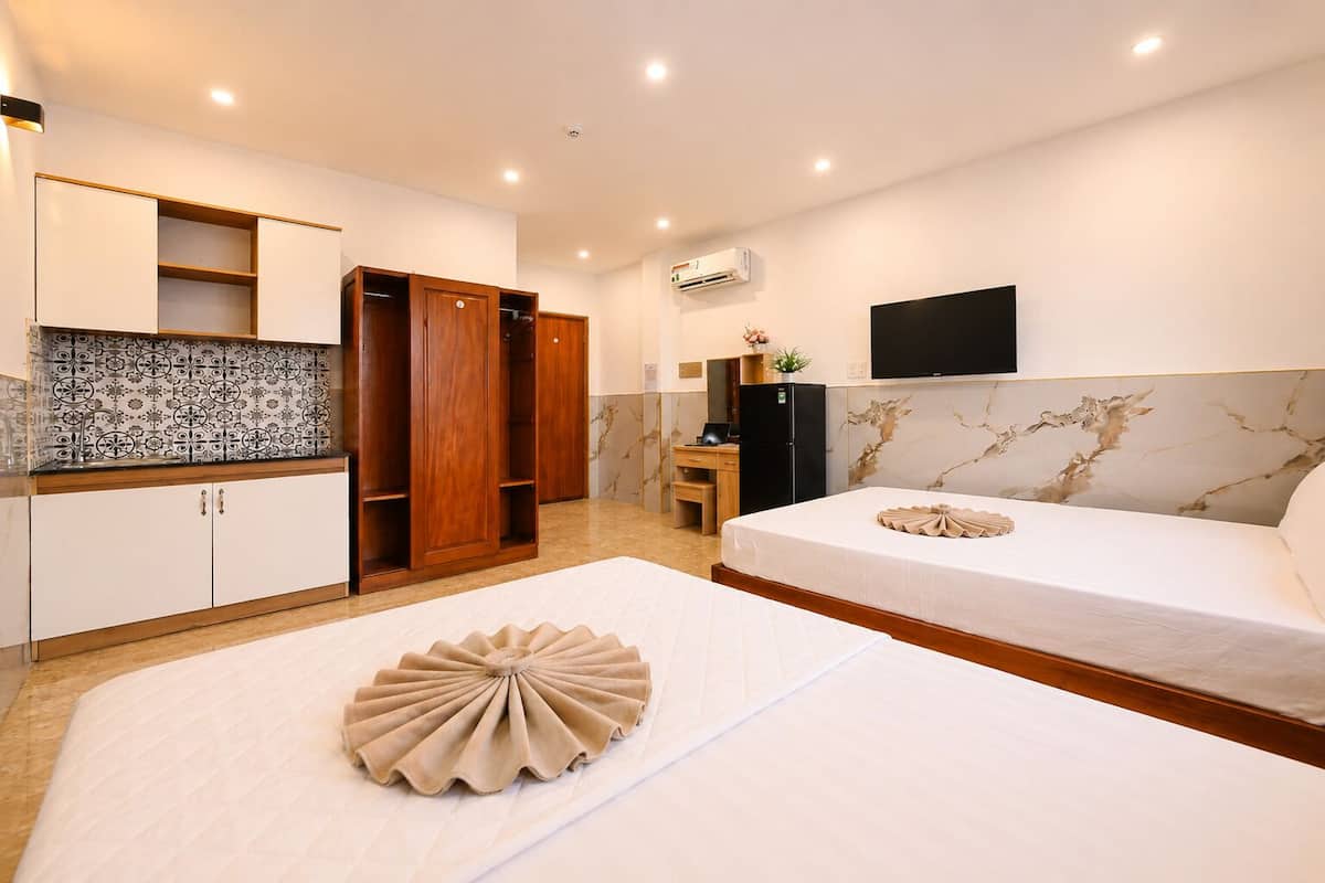 Blackout curtains, soundproofing, free WiFi, bed sheets