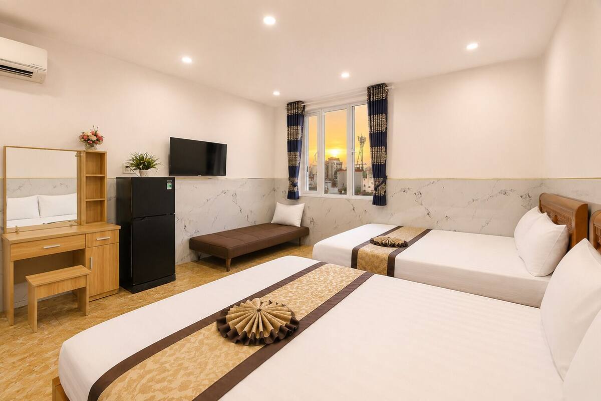 Blackout curtains, soundproofing, free WiFi, bed sheets