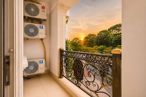 Superior Double Room, Balcony, City View | Exterior - Yoyo Airport Saigon Hotel (Ho Chi Minh City)