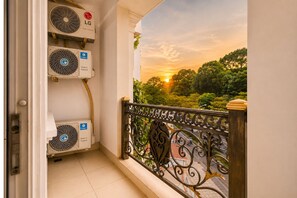 Superior Double Room, Balcony, City View | Exterior - Yoyo Airport Saigon Hotel (Ho Chi Minh City)